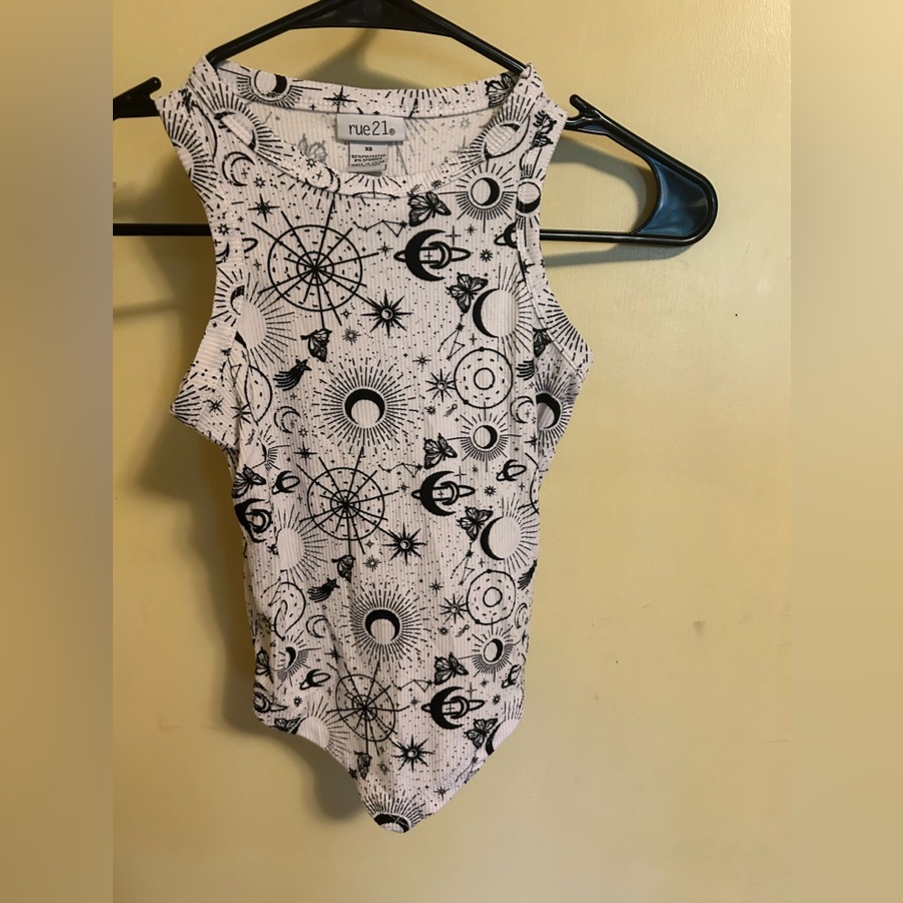 Rue 21 crop top (XS)